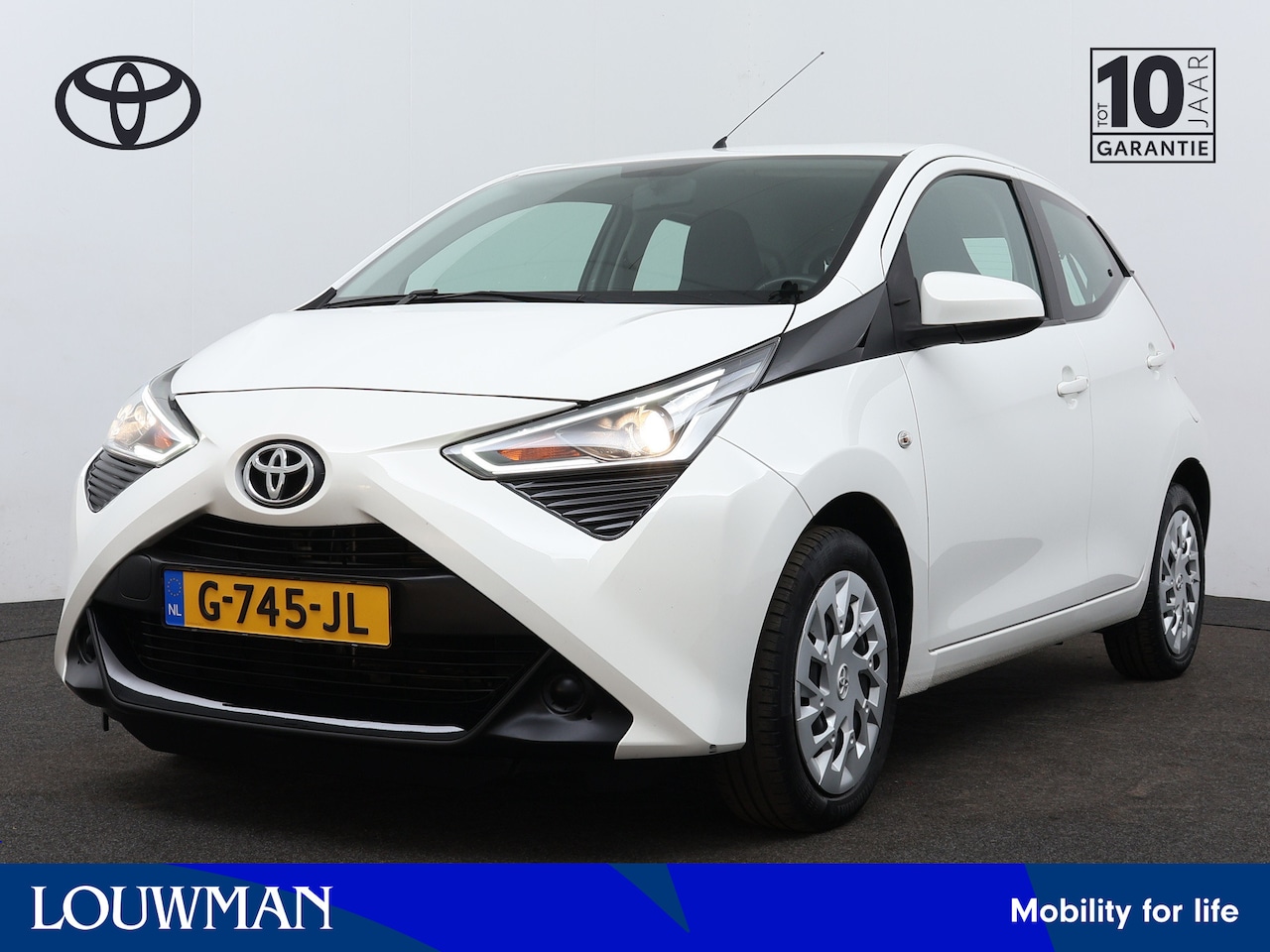 Toyota Aygo - 1.0 VVT-i x-play | Navigatie | Camera | Airco | - AutoWereld.nl