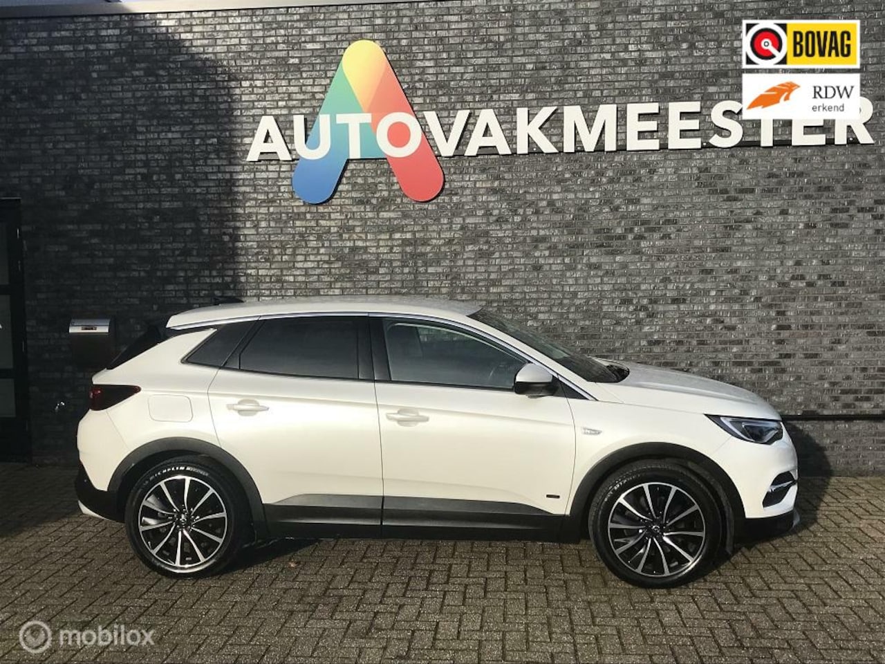 Opel Grandland X - 1.6 Turbo Hybrid Ultimate 1.6 Turbo Hybrid Ultimate - AutoWereld.nl