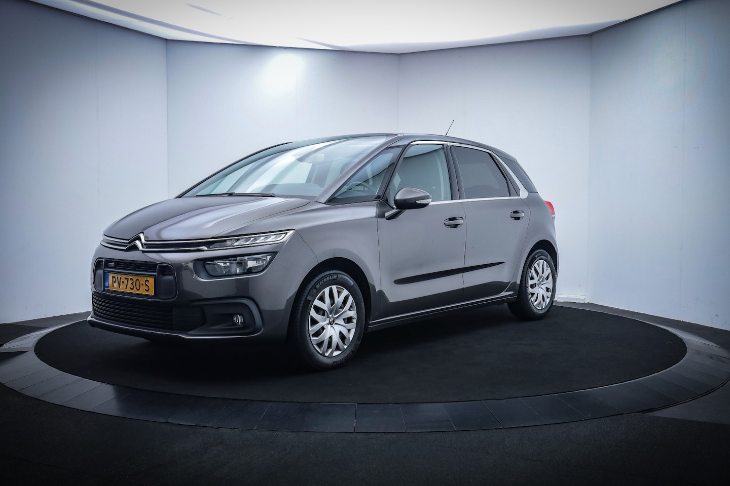 Citroën C4 Picasso - 1.2T SELECTION NAVI/CARPLAY/TREKHAAK/CLIMA/CRUISE/PDC/PRIV GLASS - AutoWereld.nl