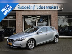 Volvo V40 - 2.0 T2 Momentum NAVI CRUISE RUIT+STOELVERWARMING STANDKACHEL CLIMA 2xPDC LMV NAP