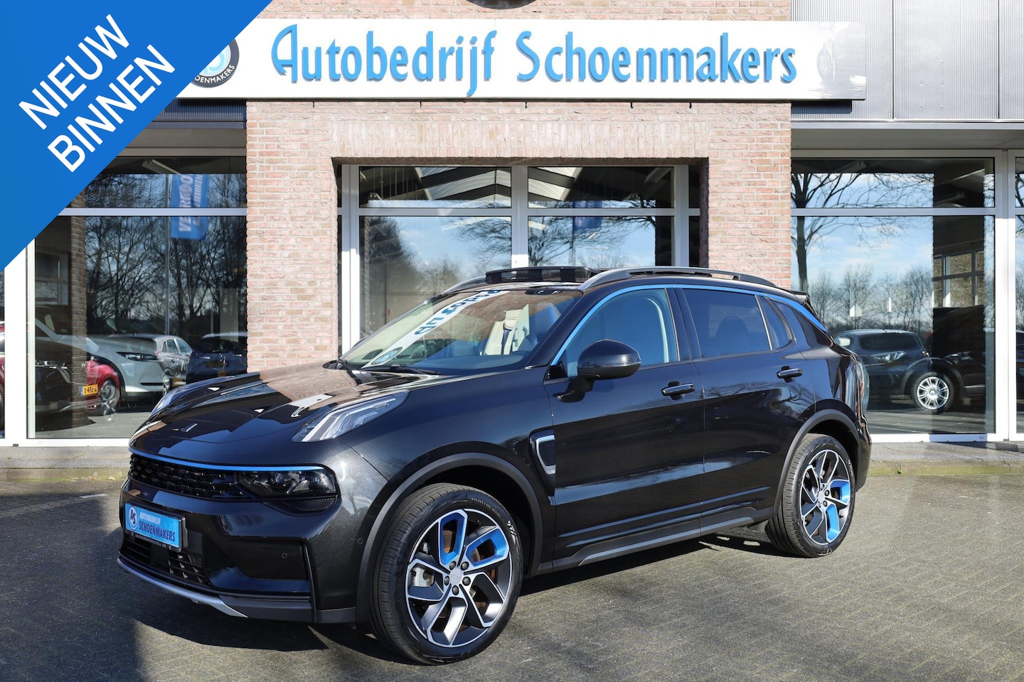 Lynk & Co 01 - 1.5 261PK! 6.6Kwh LADEN! 360-CAMERA PANO/SCHUIF INFINITY DAB NAVI CARPLAY CAMERA STOELVERW - AutoWereld.nl