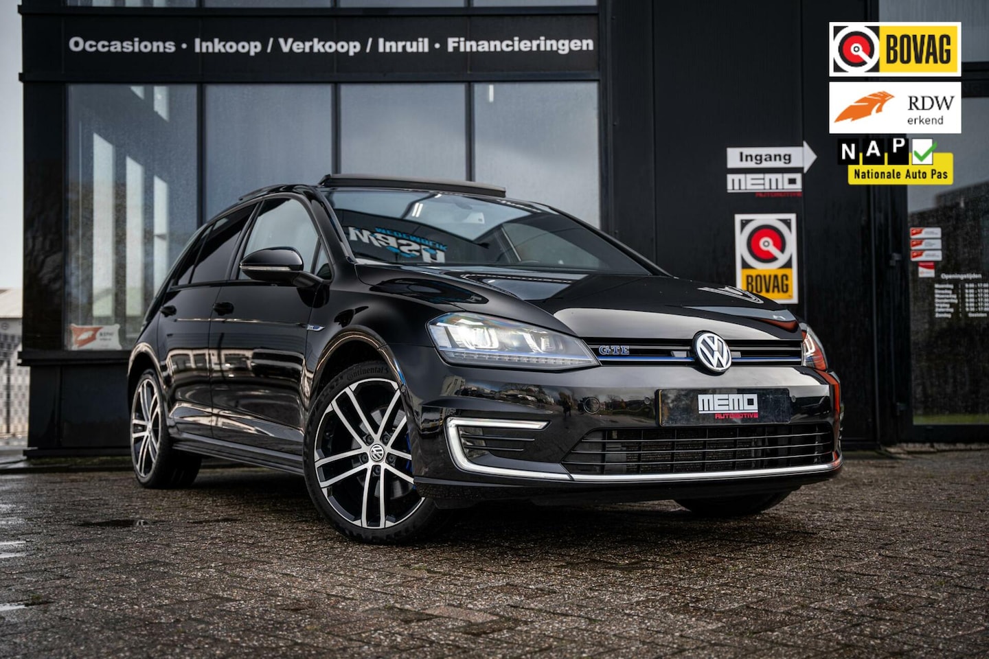 Volkswagen Golf - 1.4 TSI GTE*PANO*CARPLAY*LEDER*CAMERA*TREKHK - AutoWereld.nl