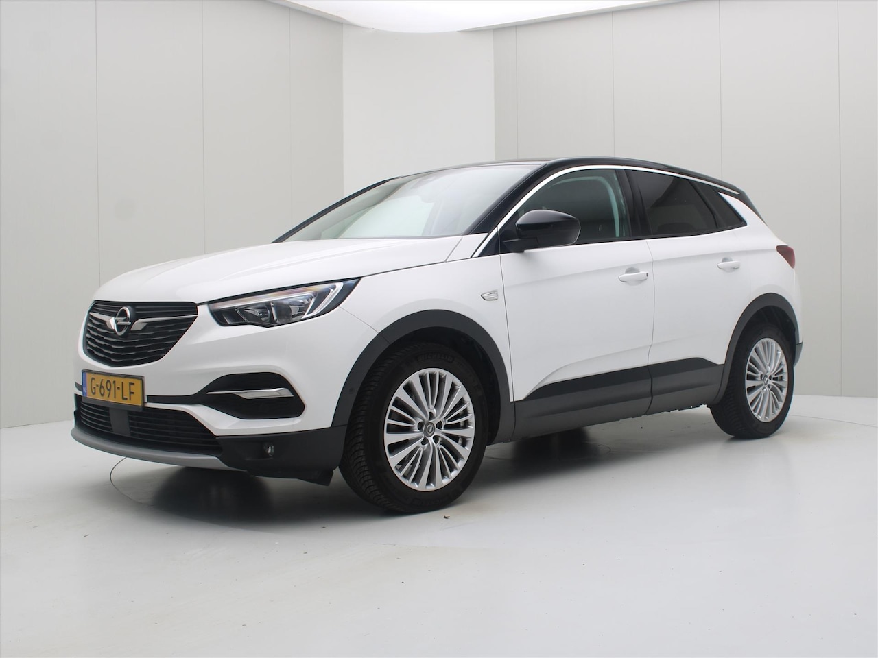 Opel Grandland X - 1.2 Turbo 130pk 6-bak Innovation [ CARPLAY+CLIMAAT+PDC+NAVIGATIE+LMV ] - AutoWereld.nl