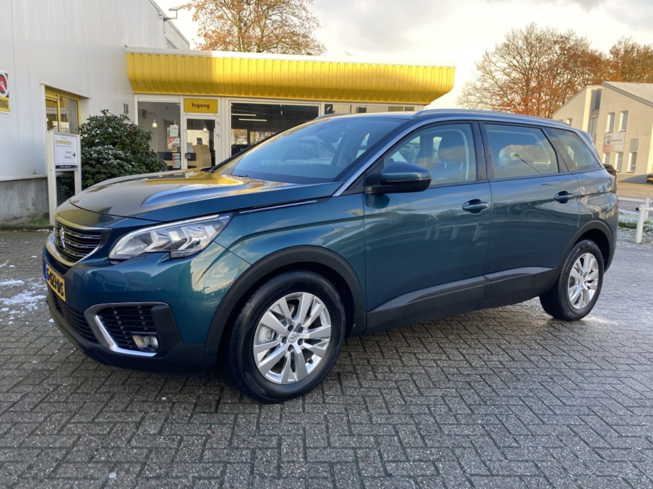 Peugeot 5008 - 1.2 PT BL. Executive 7 Persoons Automaat Navigatie - AutoWereld.nl