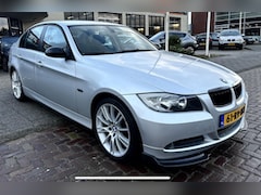 BMW 3-serie - 318i Dynamic Executive