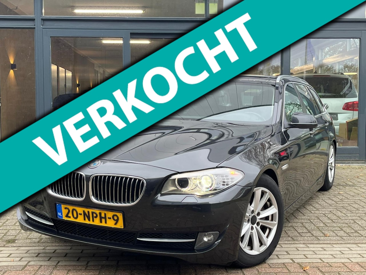 BMW 5-serie Touring - 523i High Executive| Schuif kantel dak | Stoelverwarming | Cruise Control | Luchtvering | - AutoWereld.nl