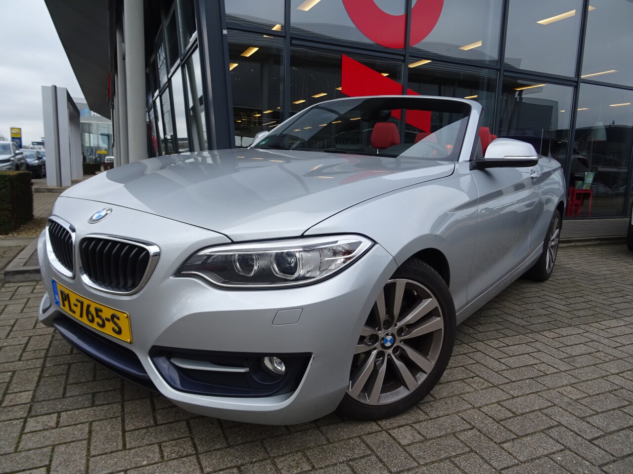 BMW 2-serie Cabrio - 218i / LEDER / NAVIGATIE / TREKHAAK - AutoWereld.nl