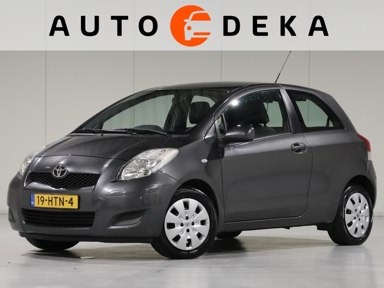 Toyota Yaris - 1.3 VVTi Aspiration Automaat *Dealeronderh.*Airco* - AutoWereld.nl