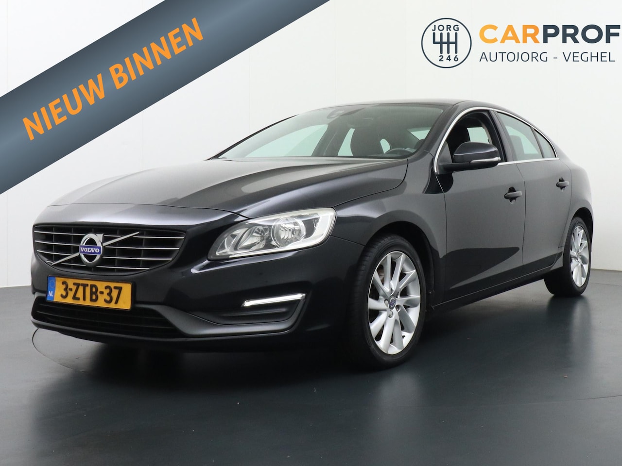 Volvo S60 - 2.0 D4 Momentum Trekhaak Navigatie - AutoWereld.nl