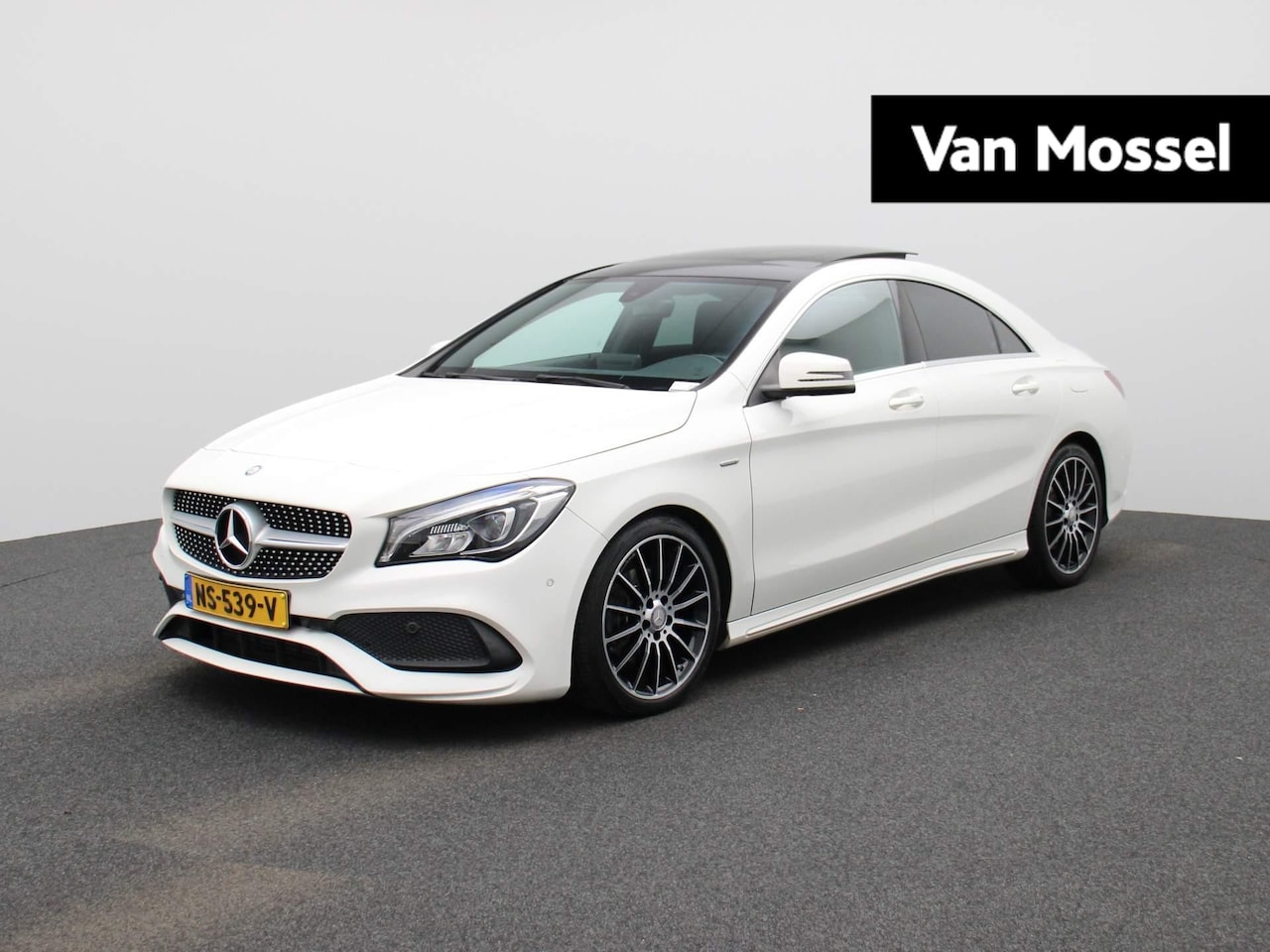 Mercedes-Benz CLA-Klasse - 180 Business Solution AMG Automaat | Apple/Android Play | Airco | Navi | Panorama Dak | Cr - AutoWereld.nl