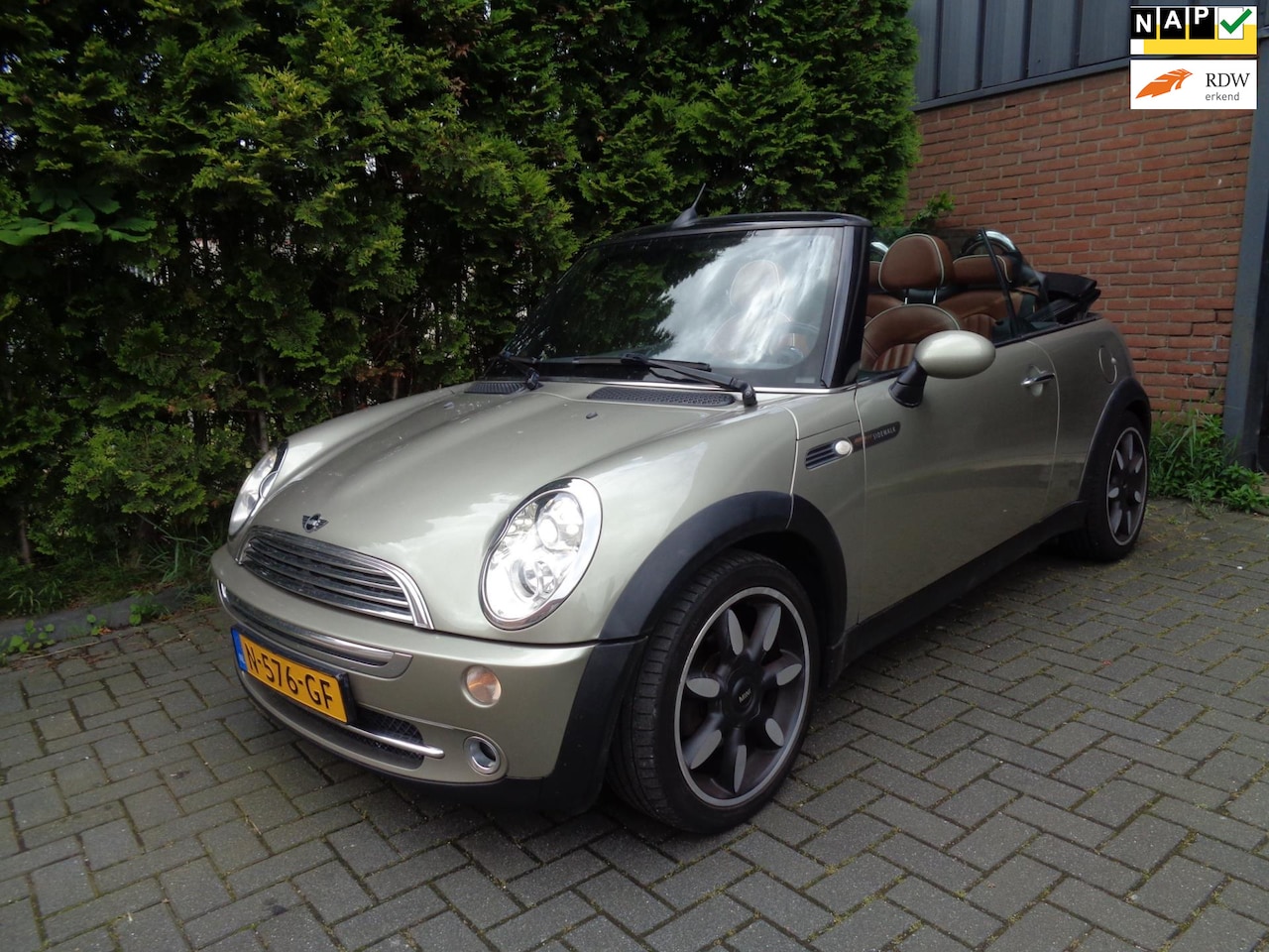 MINI Cabrio - 1.6 Cooper Mini 1.6 Cooper,Leder,Xenon,PDC,Clima,Cruise control - AutoWereld.nl