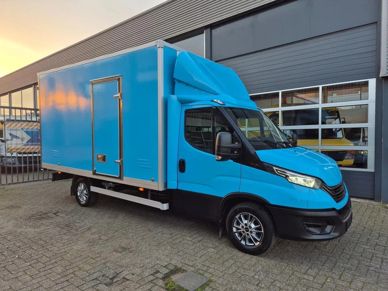 Iveco Daily - 35S18 3.0D Koffer/ Xenon/ Airco - AutoWereld.nl