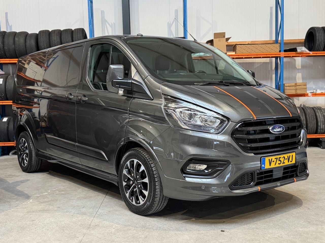 Ford Transit Custom - 2.0 EcoBlue 170pk L2H1 Sport | Navi | Camera | Trekhaak | 17 inch | Winterpack | Bluetooth - AutoWereld.nl