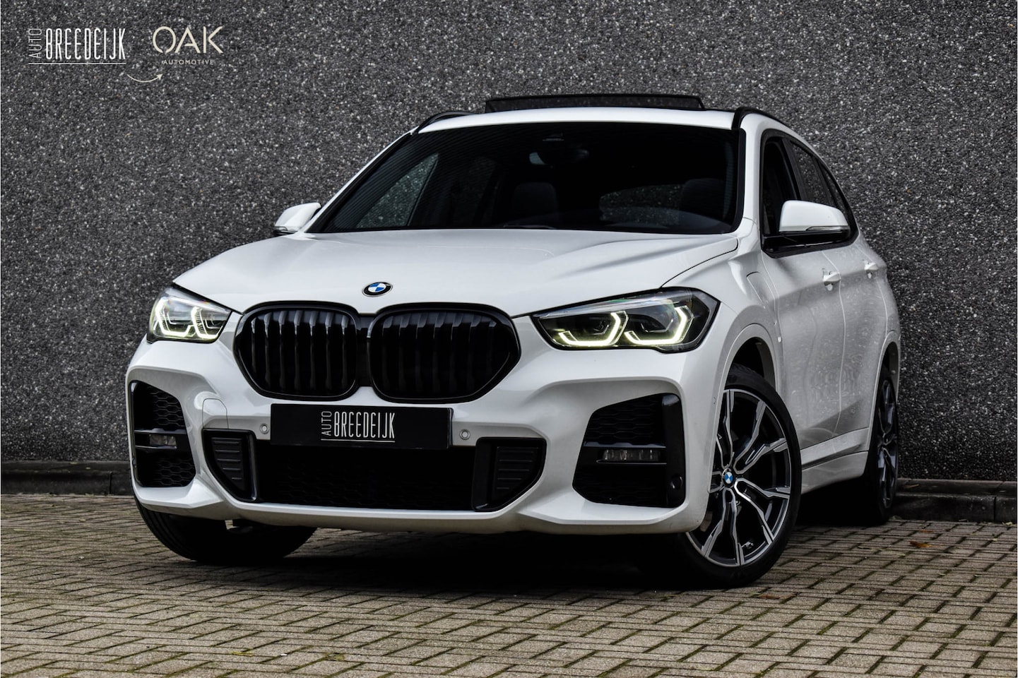 BMW X1 - xDrive25e Aut. | M-Sport | Live Cockpit | Panorama | Half Leder | Camera | 19"LM | Alpinn - AutoWereld.nl