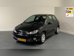 Peugeot 206 - 1.4 Forever | NL-AUTO | NIEUWE KOPPELING | LAGE KM-STAND |