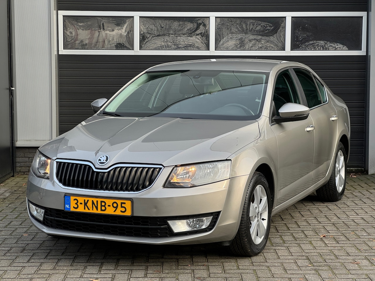 Skoda Octavia - 1.4 TSI Greentech Elegance Navi, Cruise, Climate Control, PDC, NAP - AutoWereld.nl