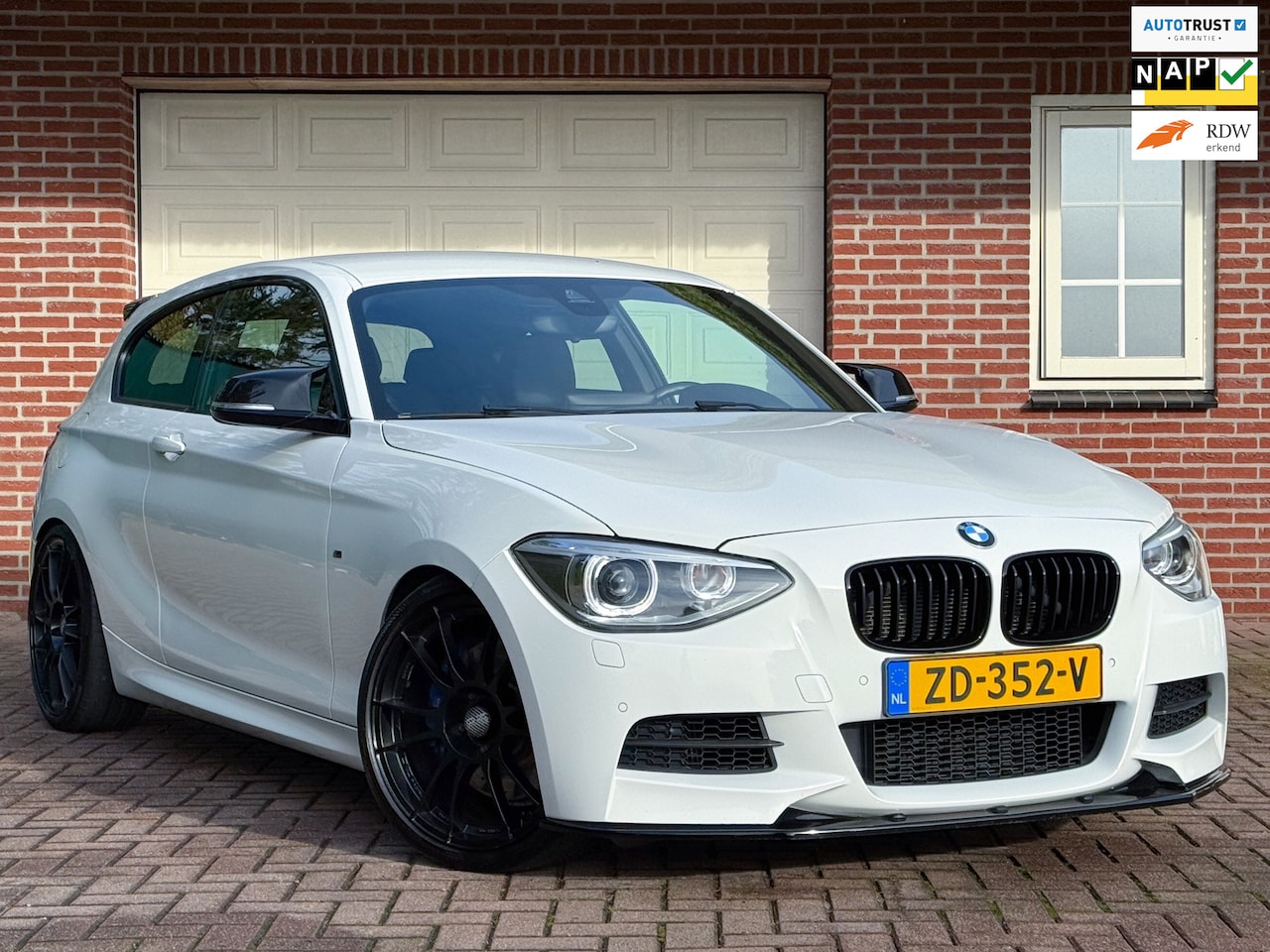 BMW 1-serie - M135i/320pk xDrive LCI High Executive|2014|Milltek|OZ.Racing|Harman/Kardon|Leder|Navi|Crui - AutoWereld.nl