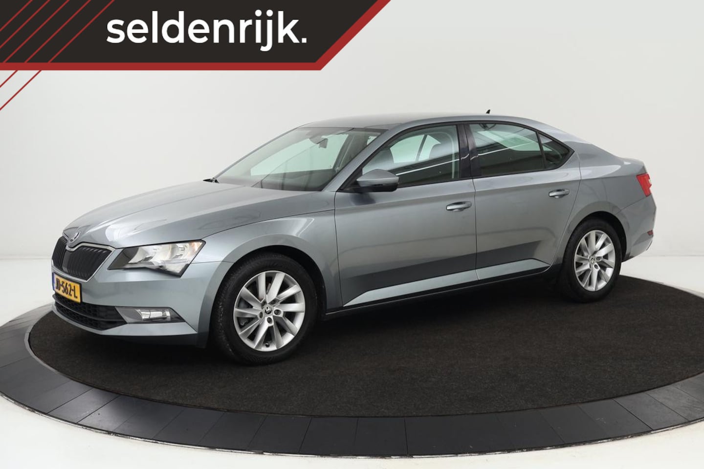 Skoda Superb - 1.4 TSI Active | DSG | Trekhaak | Carplay | Climate control | PDC | Cruise control | Bluet - AutoWereld.nl