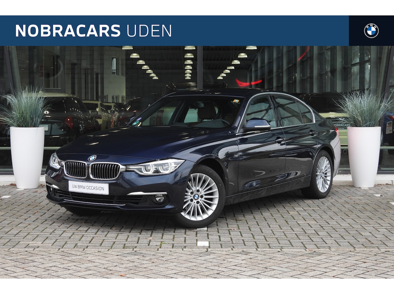 BMW 3-serie - 320i High Executive Luxury Line Automaat / LED / Navigatie Professional / Cruise Control / - AutoWereld.nl