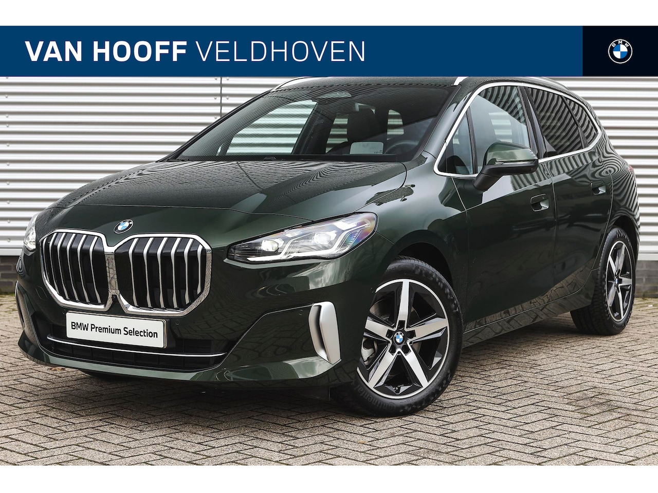 BMW 2-serie Active Tourer - 223i xDrive High Executive Automaat / Panoramadak / Trekhaak / Sportstoelen / Stoelverwarm - AutoWereld.nl