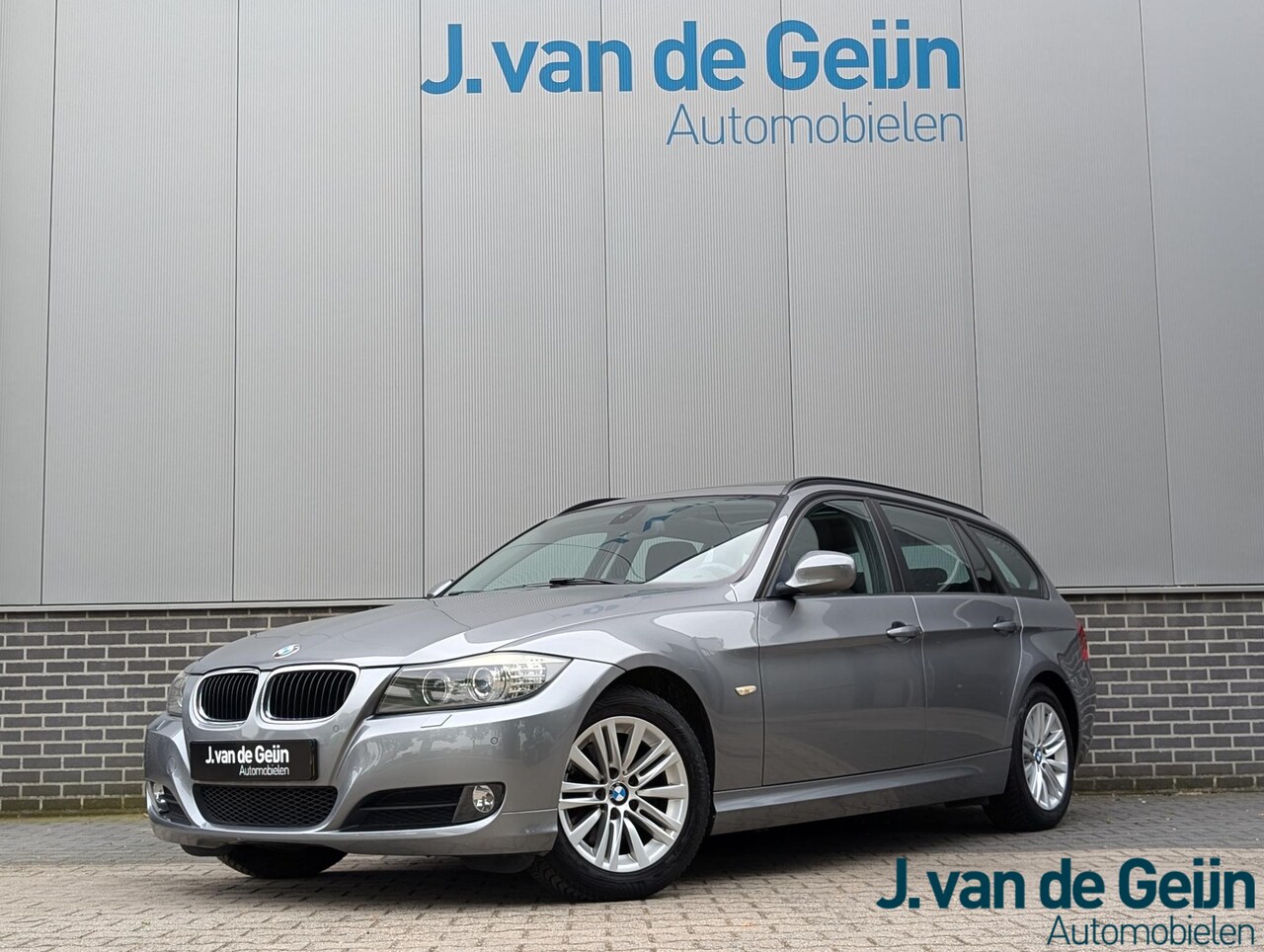 BMW 3-serie Touring - 318i Executive | Panorama | Xenon | Trekhaak | Automaat | APK &OH Nieuw - AutoWereld.nl