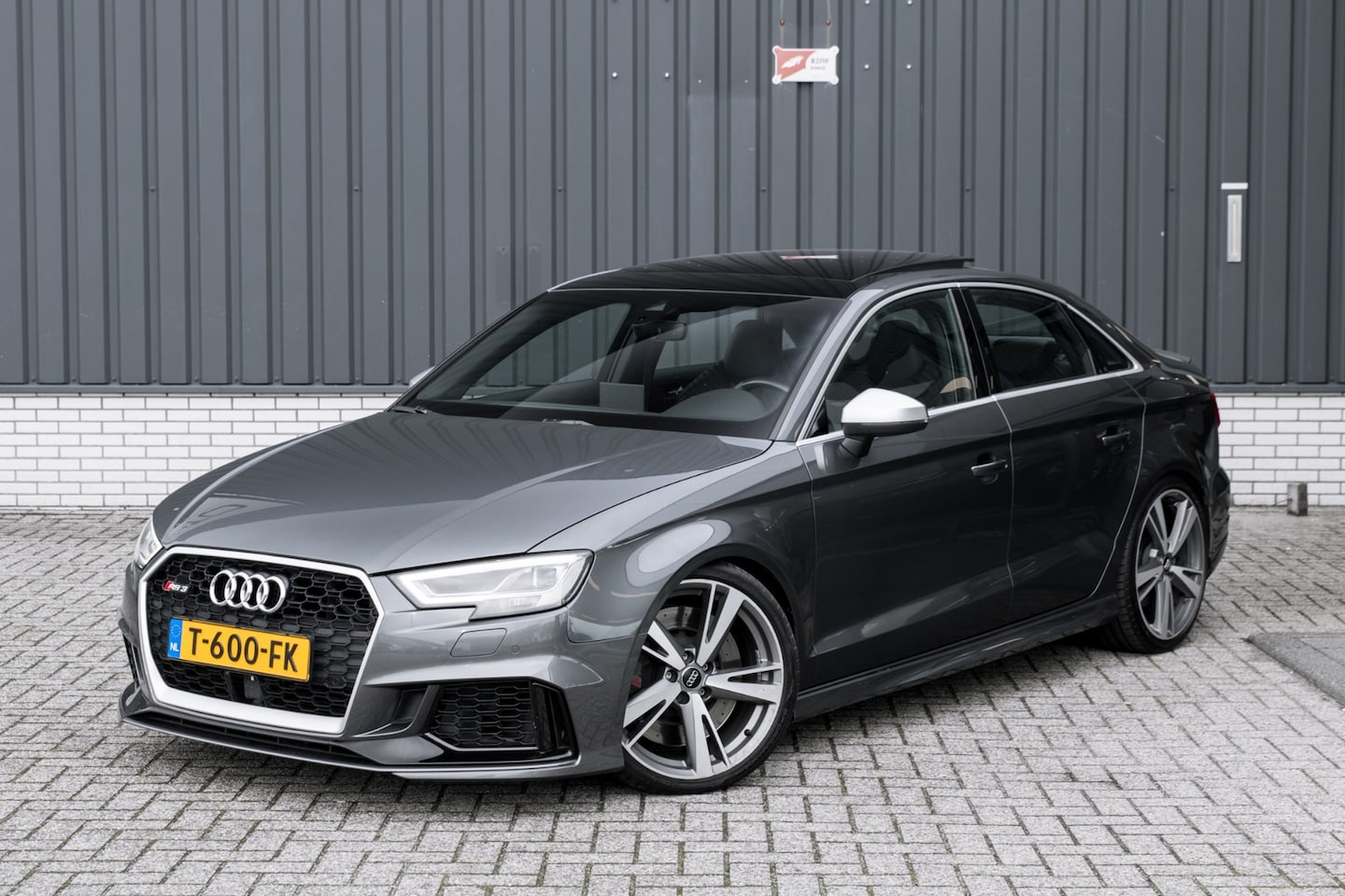 Audi A3 Limousine - 2.5 TFSI RS 3 quattro 400PK*Panorama*B&O* - AutoWereld.nl