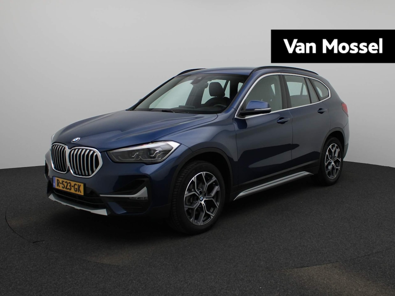 BMW X1 - sDrive18i Business Edition | NAVIGATIE | HALF -LEDER | SPORTSTOELEN | HEAD UP DISPLAY | LE - AutoWereld.nl