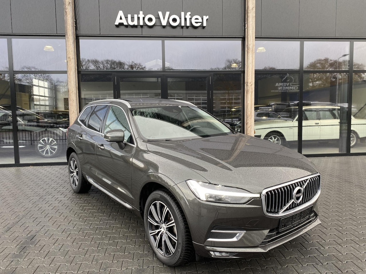 Volvo XC60 - 2.0 B4 Inscription Pano|cam|leder|BLIS|ACC|Apple Carplay - AutoWereld.nl