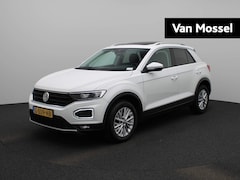 Volkswagen T-Roc - 1.5 TSI Style Business | Navigatie | Panoramisch dak | Elektrische achterklep | Achteruitr