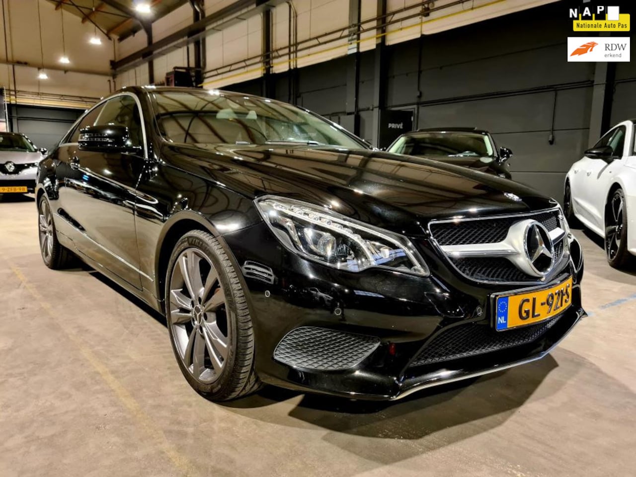 Mercedes-Benz E-klasse Coupé - 200 Edition Sport - Climate - Cruise - Stoelverwarming - PDC - Xenon - LED - AutoWereld.nl