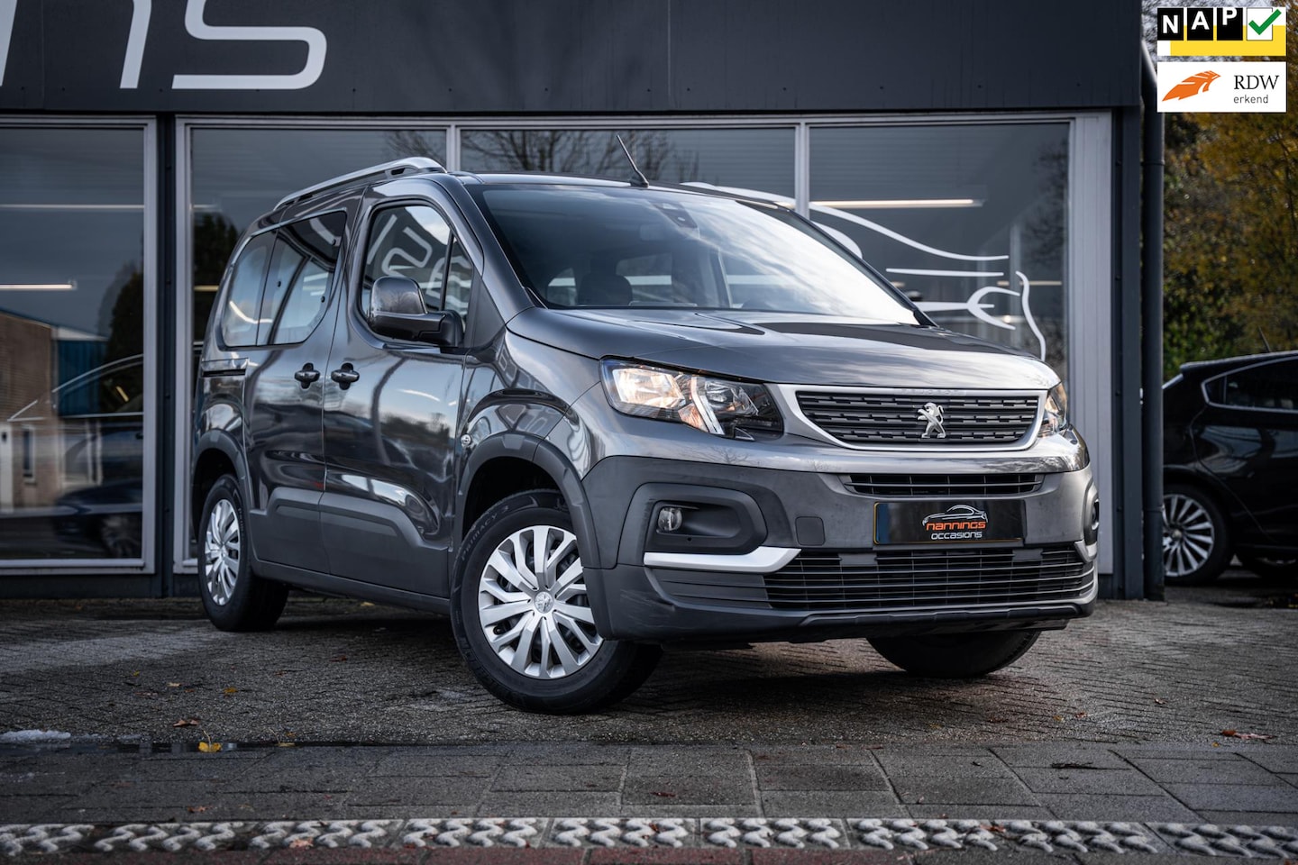 Peugeot Rifter - 1.2 Puretech Active|Carplay|Dubbele schuifdeur|Trekhaak|Cruise|Lane assist| - AutoWereld.nl