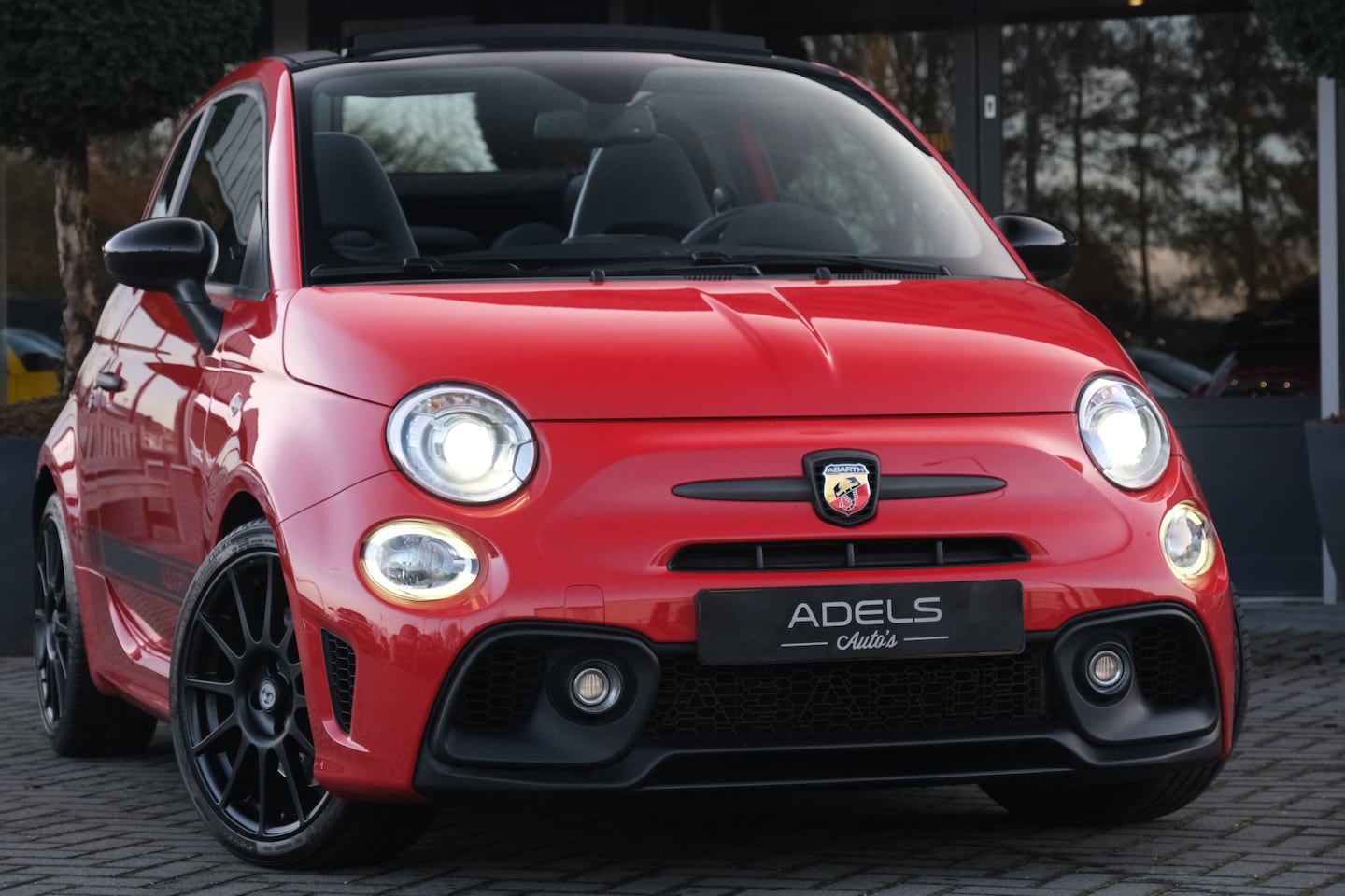 Abarth 595 - 1.4 T-Jet Competizione Cabrio Sabelt Carbon Beats Sportuitlaat Xenon - AutoWereld.nl