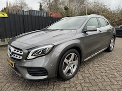 Mercedes-Benz GLA-Klasse - 180 Business Solution AMG Alcantara/LED/Navi/CAM