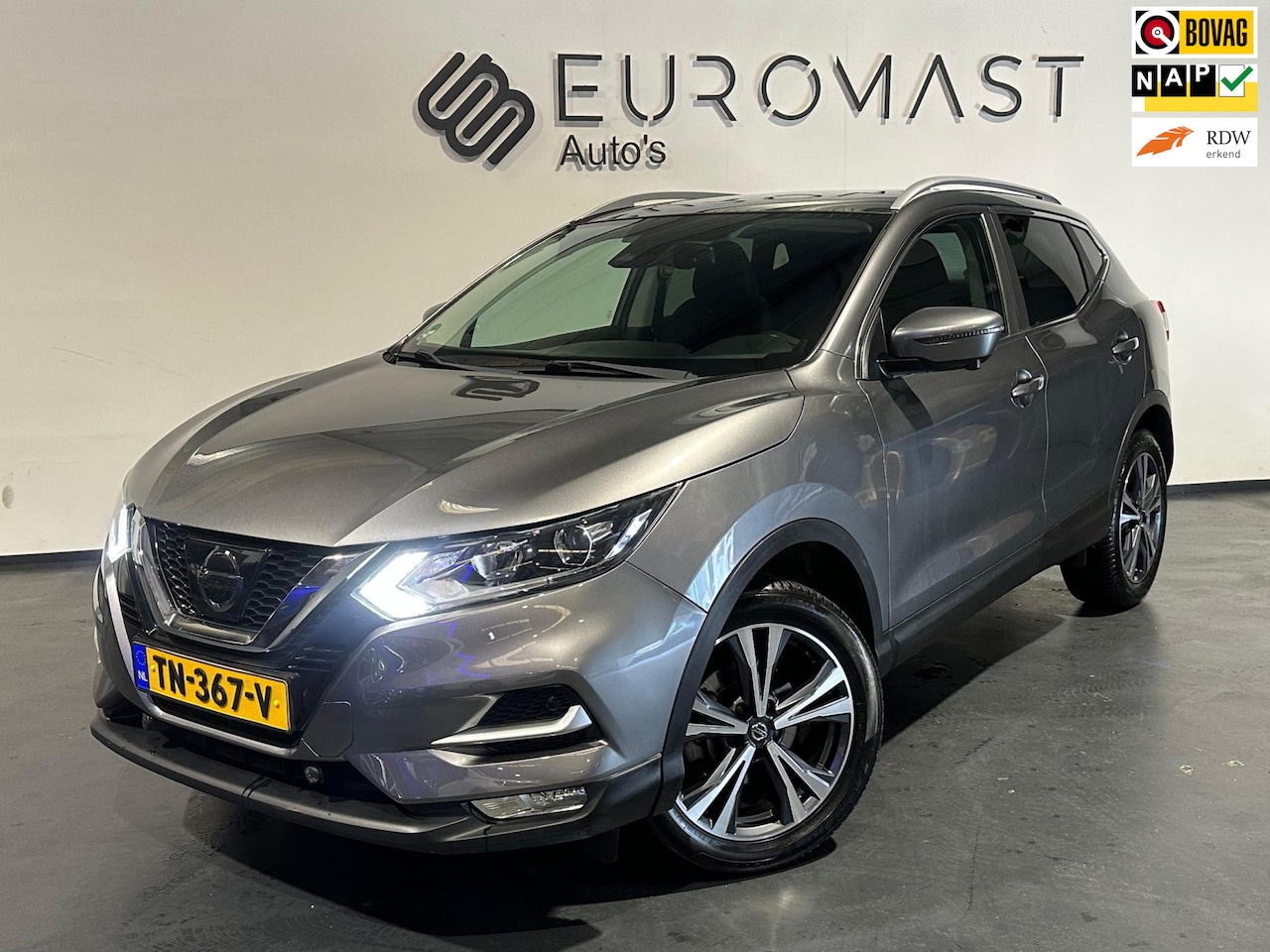 Nissan Qashqai - 1.2 N-Connecta Navi Panoramadak Cruise Airco Camera Trekhaak Nieuwe Apk - AutoWereld.nl