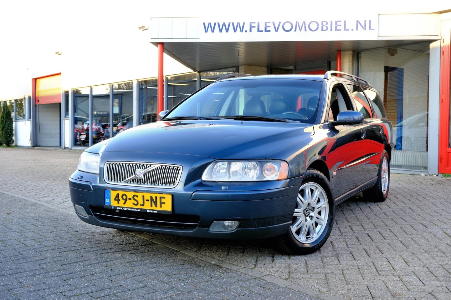 Volvo V70 - 2.4 170pk Edition II Leder|Clima|LMV - AutoWereld.nl