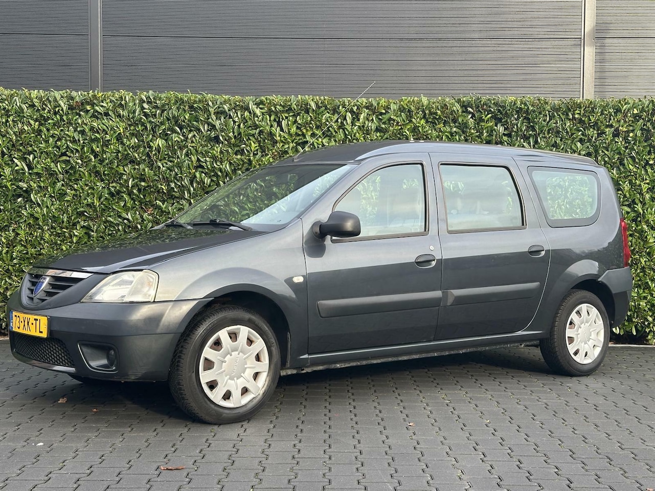 Dacia Logan MCV - 1.4 AMBIANCE NL AUTO, AIRCO, LAGE KM, RUIME AUTO - AutoWereld.nl