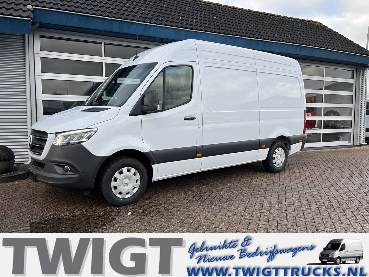 Mercedes-Benz Sprinter - 317 1.9 CDI L2/H2 Pro Automaat/10"MBUX NIEUW - AutoWereld.nl