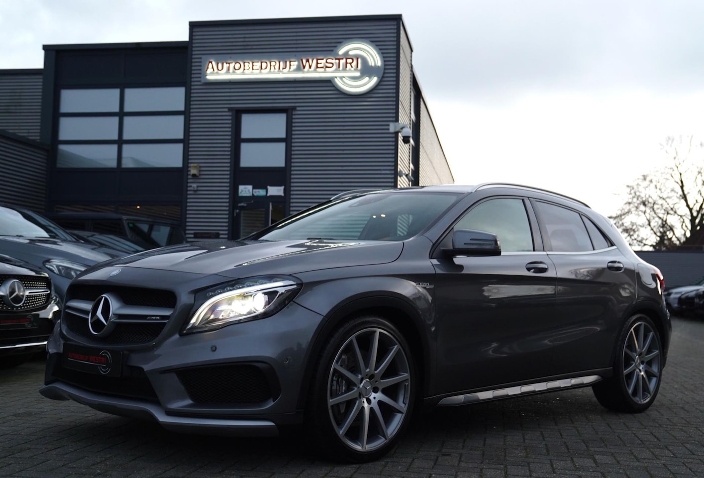 Mercedes-Benz GLA-Klasse - AMG 45 4MATIC | AMG Kuipstoelen | Leder/Alcantara | Stoelverwarming | Clima | 100% onderho - AutoWereld.nl