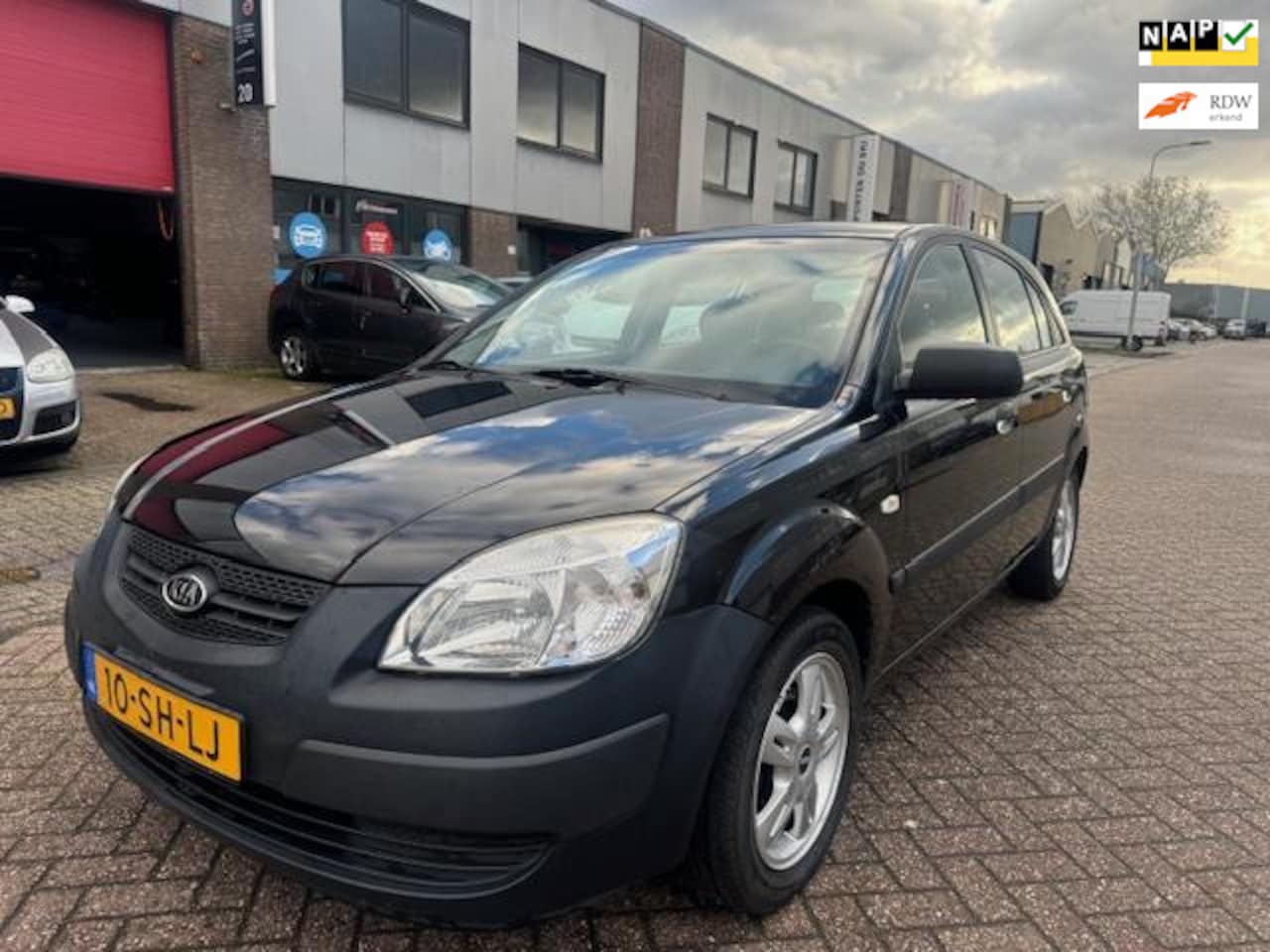 Kia Rio - 1.4 L 1.4 L - AutoWereld.nl