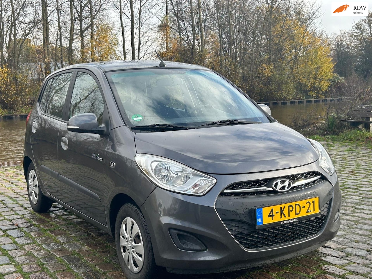 Hyundai i10 - 1.0 Black pack airco elektrische ramen cv op afs - AutoWereld.nl