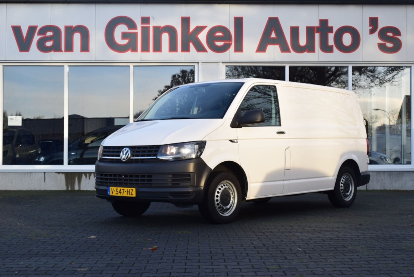 Volkswagen Transporter - 2.0 TDI L1H1 Economy | Airco | NAVI | DAB - AutoWereld.nl