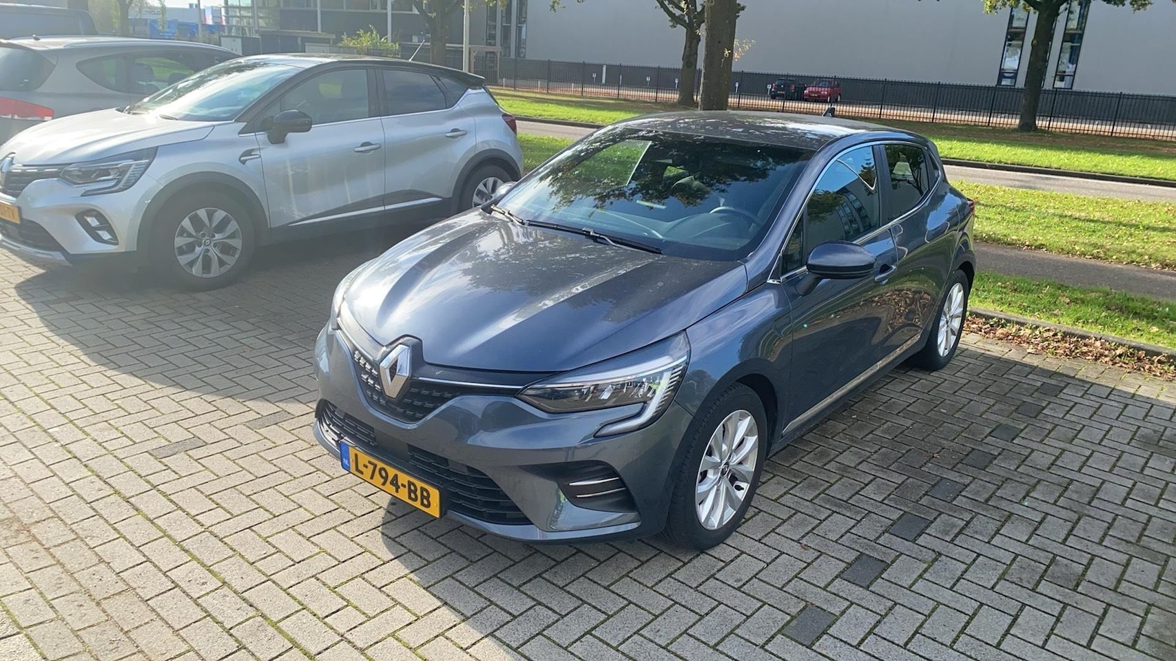 Renault Clio - 1.6 E-Tech Hybrid 140 Intens - AutoWereld.nl