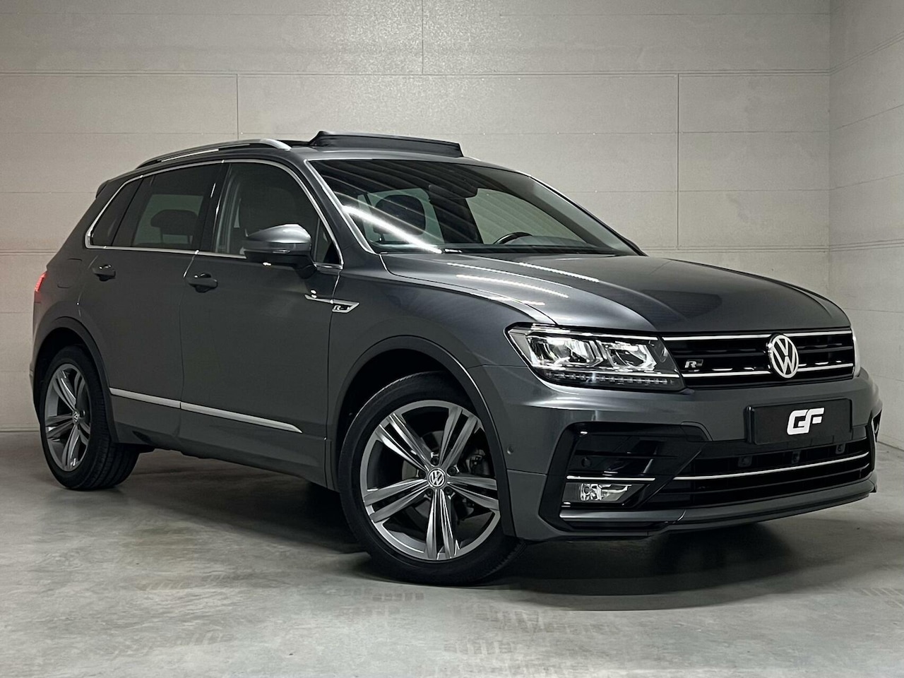 Volkswagen Tiguan - 1.5 TSI ACT R-Line Pano Virtual Trekh. NAP - AutoWereld.nl