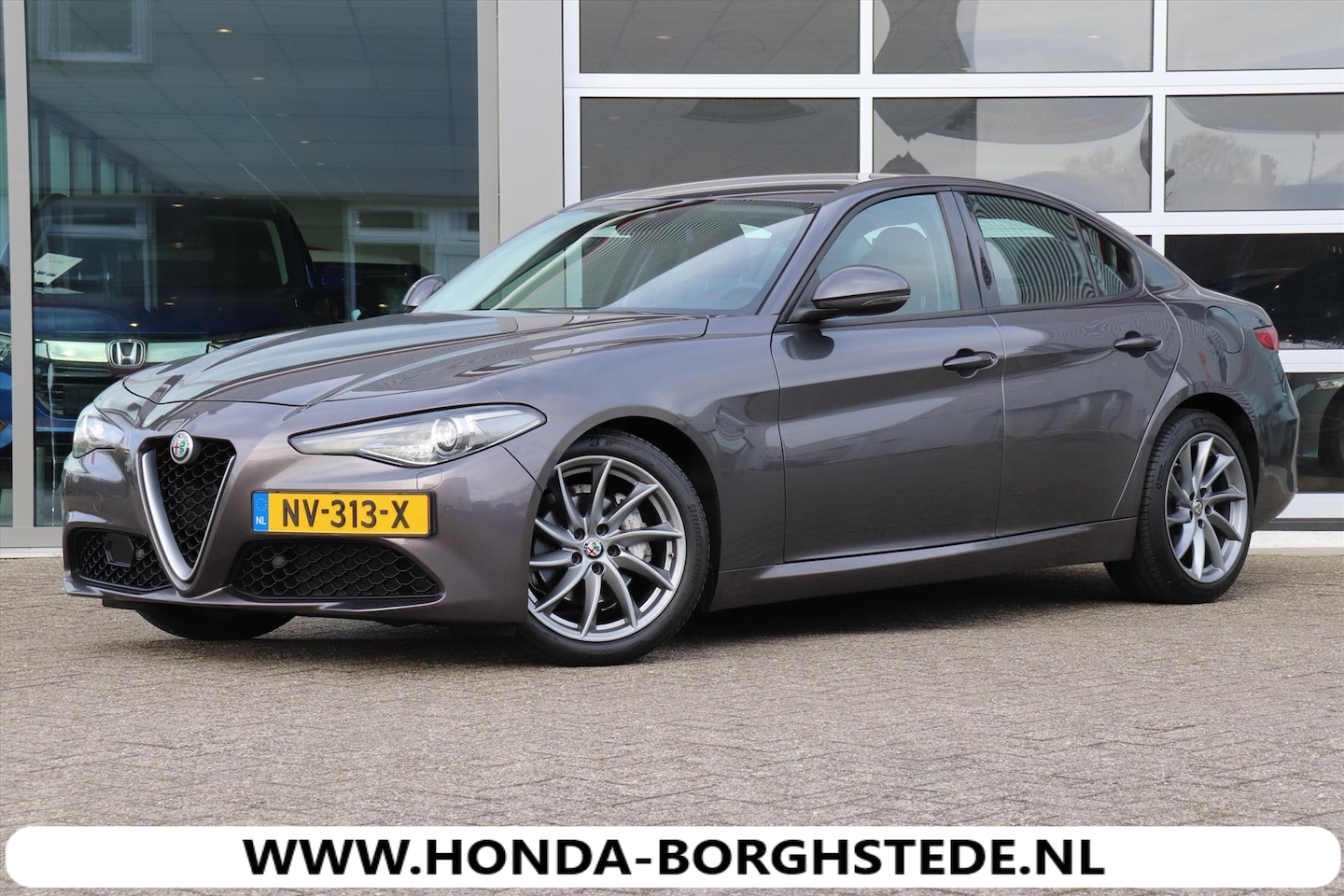 Alfa Romeo Giulia - 2.0 TURBO 200pk Aut Super.NAVI.LEDER Rijklaar - AutoWereld.nl