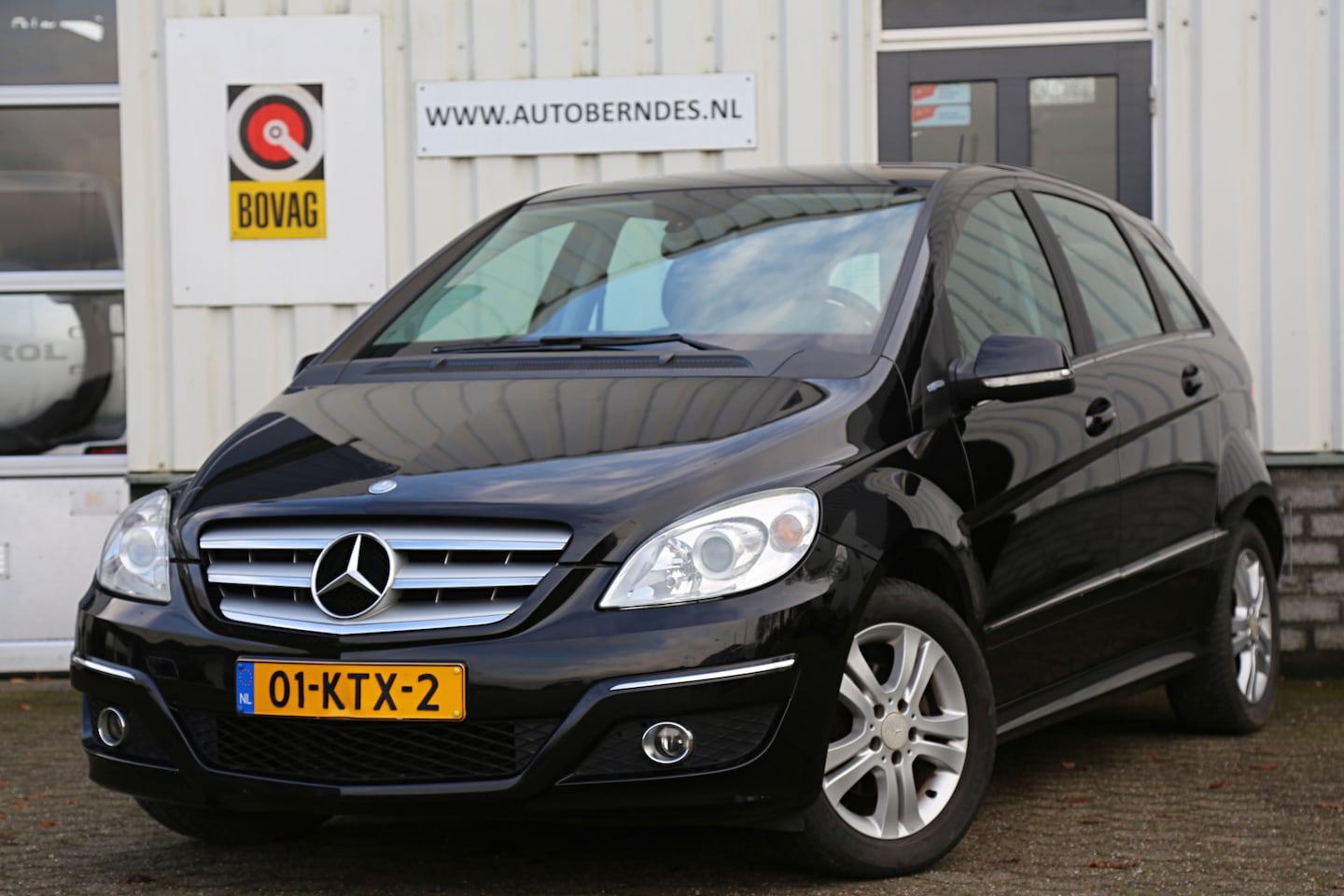 Mercedes-Benz B-klasse - 160 BlueEFFICIENCY Business Class*NL-Auto*Perfect Onderh.*Airco/16 inch Lichtmetalen wiele - AutoWereld.nl