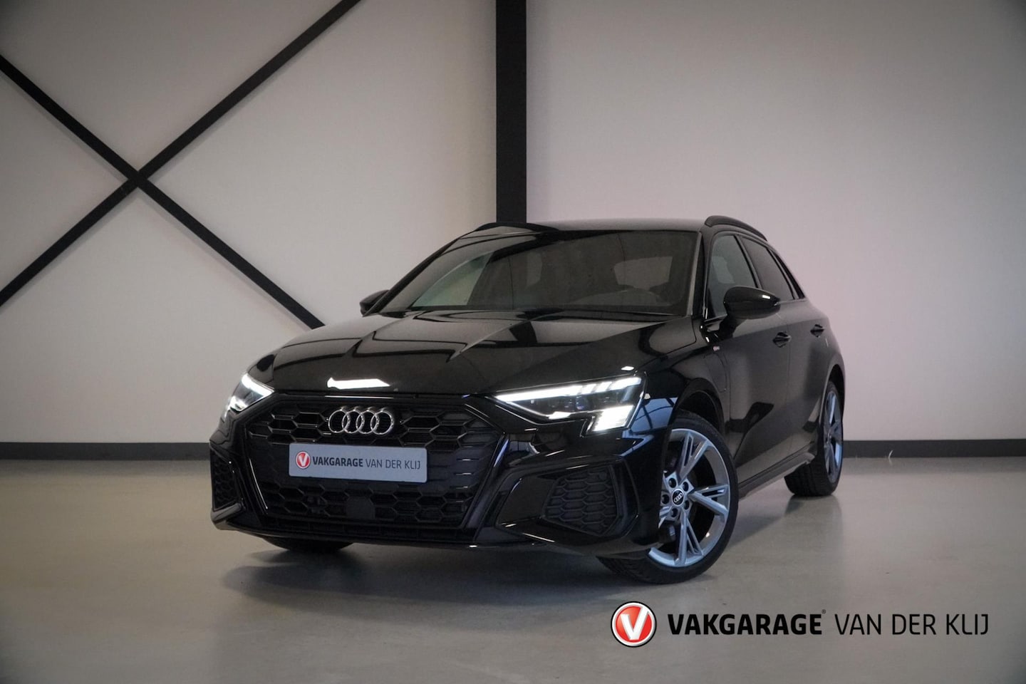 Audi A3 Sportback - 45 TFSI e S edition Competition | Matrix | Black Optic | ACC | B&O | Stoelverwarming | Sch - AutoWereld.nl