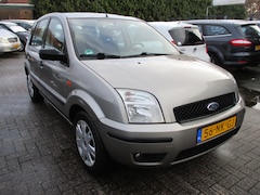 Ford Fusion - 1.6-16V Trend TREKHAAK