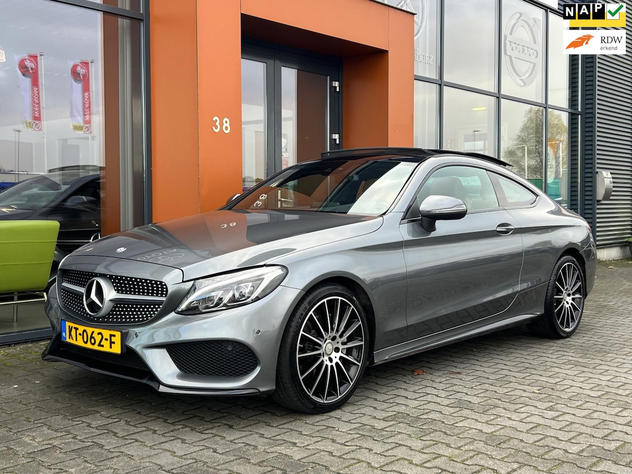 Mercedes-Benz C-klasse Coupé - 180 automaat|Panodak|Leer|LED - AutoWereld.nl