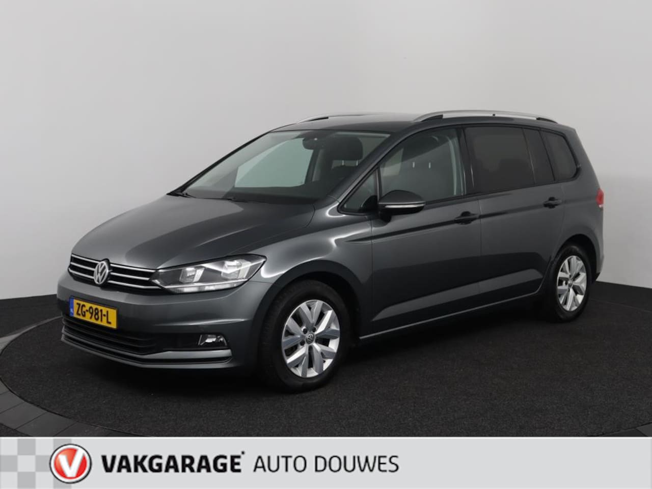 Volkswagen Touran - TSI Comfortline Business 7Persoons|Luxe|Camera|Massage| - AutoWereld.nl