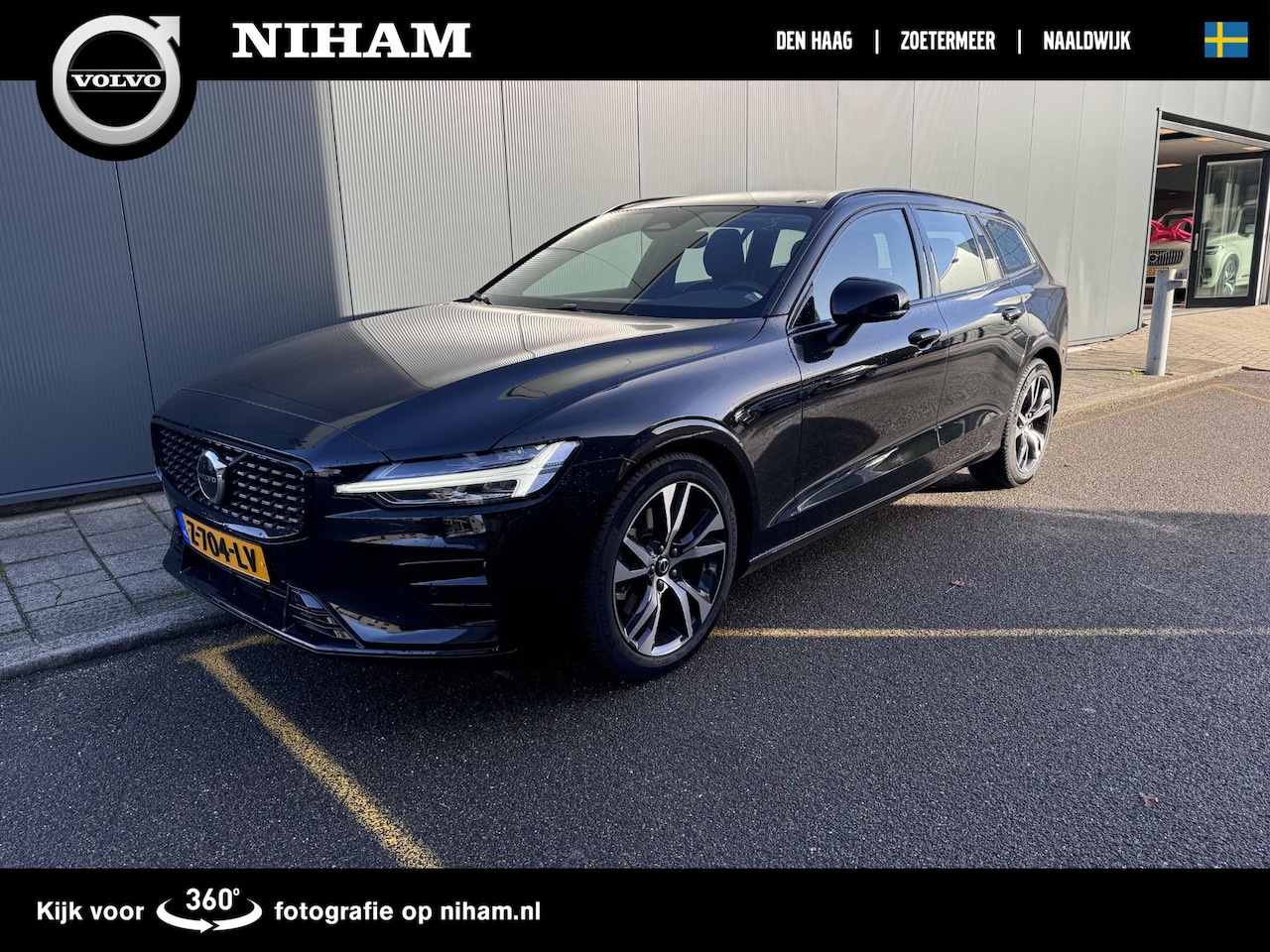 Volvo V60 - 2.0 B4 Plus Dark |CAMERA|ADAP.CRUISE|POWER-SEATS|TREKHAAK - AutoWereld.nl